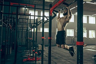 Jaki sprzęt fitness powinien być zawarty w pełnej siłowni?