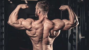 Jakiego sprzętu fitness można wykorzystać do treningu mięśni ramion?